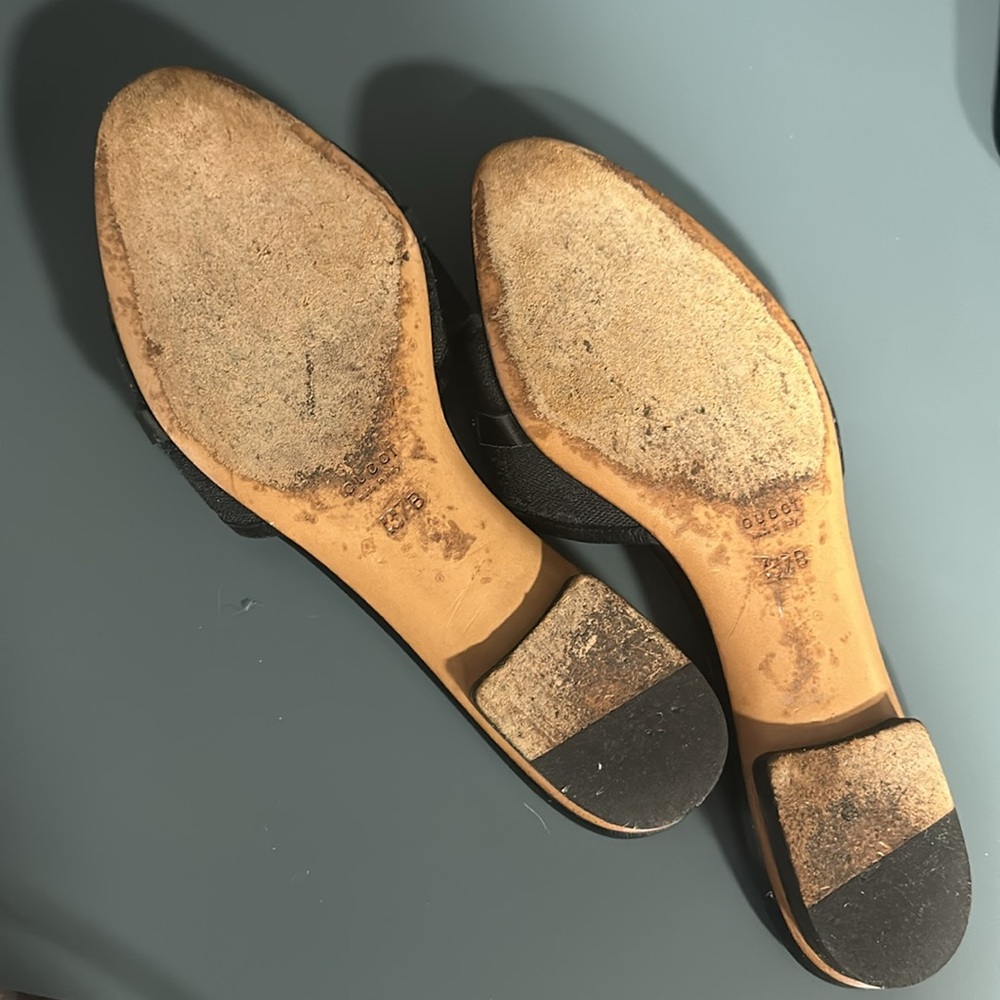 Gucci Black Slide Sandals with Silver Accents - Picture 4 of 5